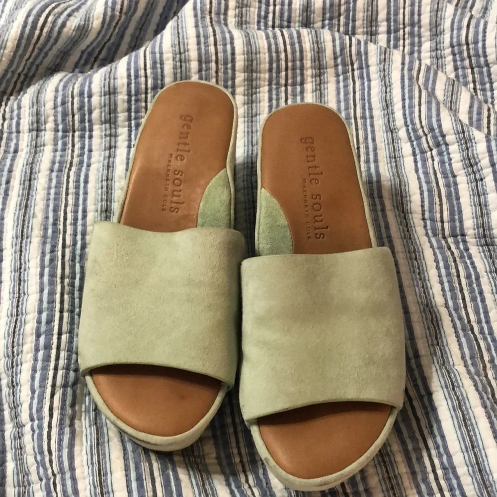 Beautiful mint green wedges